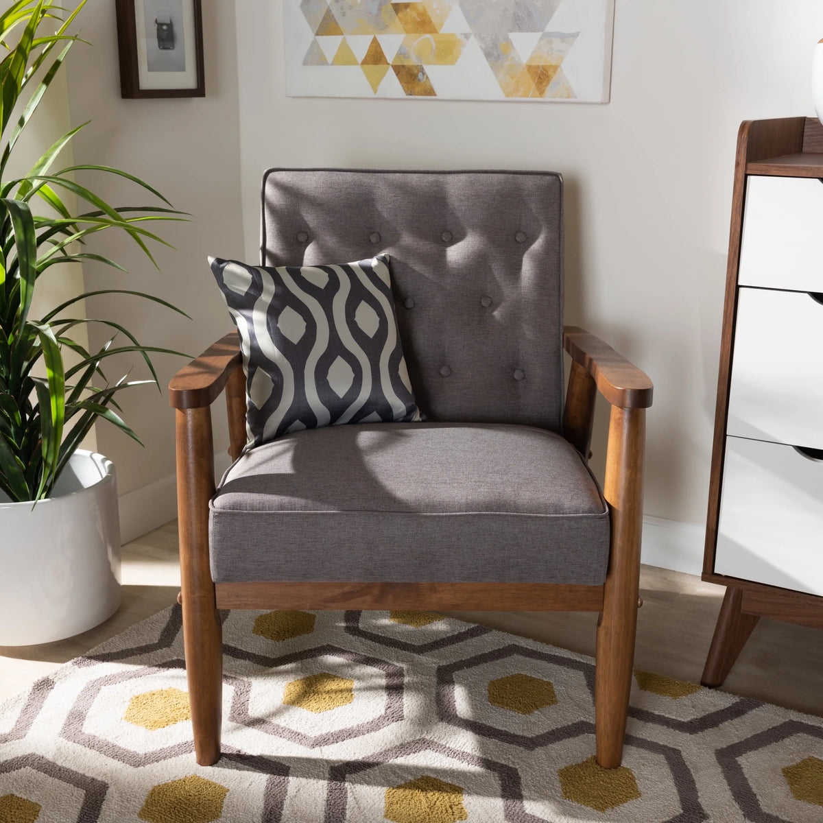 Grey Fabric Upholstered Wooden Lounge Chair Y7759