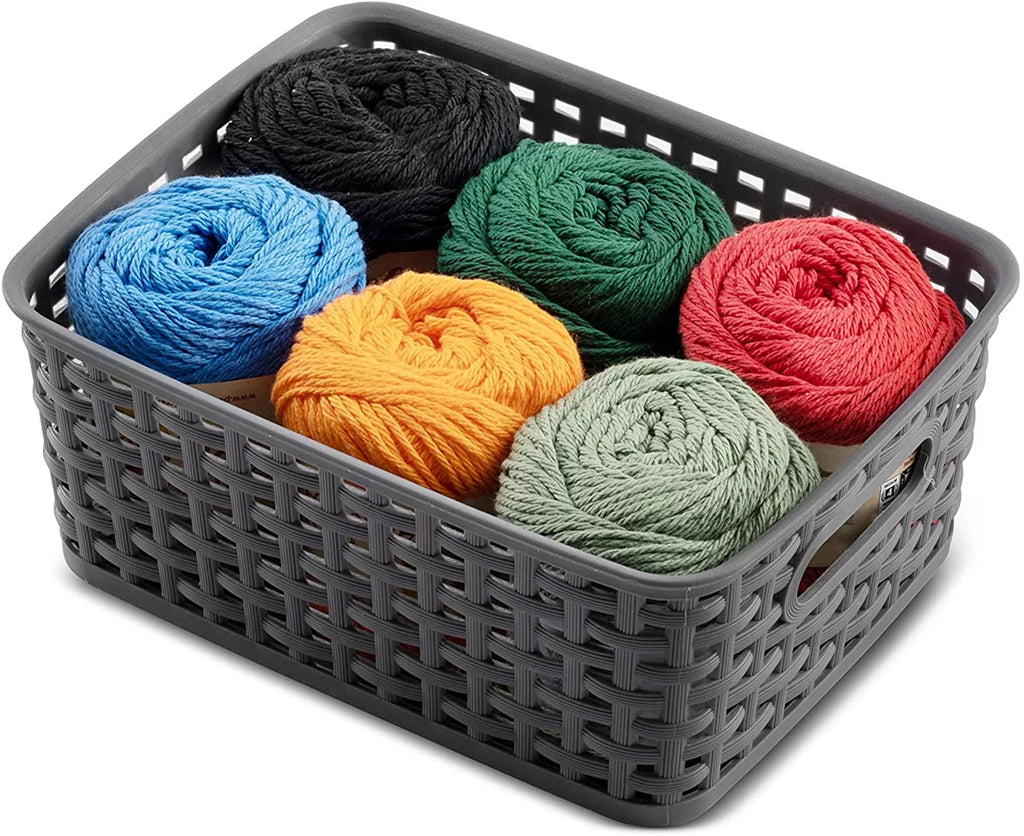 Set of 6 Plastic Storage Baskets with Cutout Handles Z693