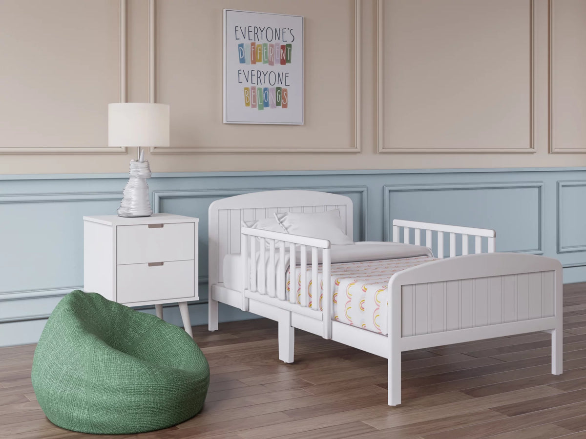 Off-White Wooden Toddler Bed V18354