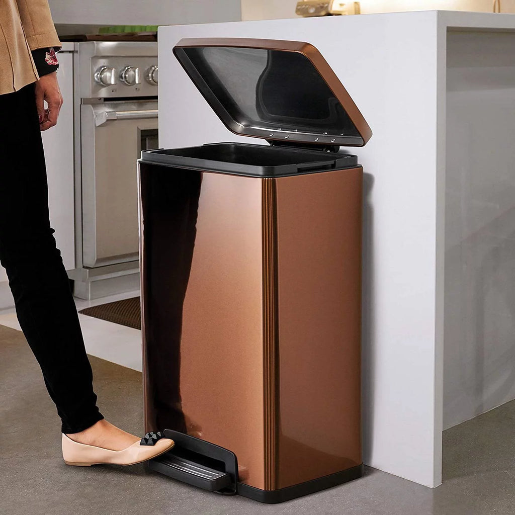 Stainless Steel 13-Gallon Kitchen Trash Can Z4525
